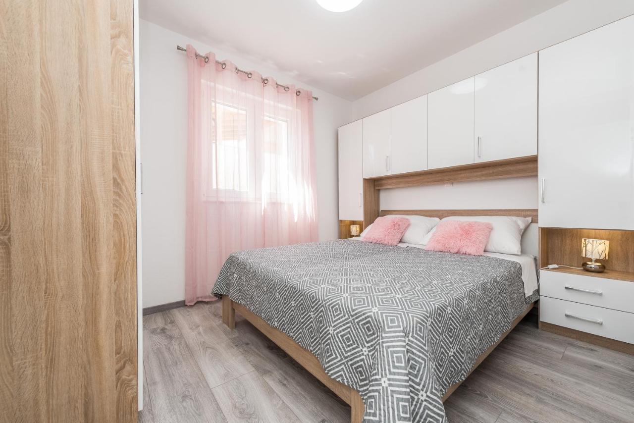 Apartments Janice Пакоштане Экстерьер фото