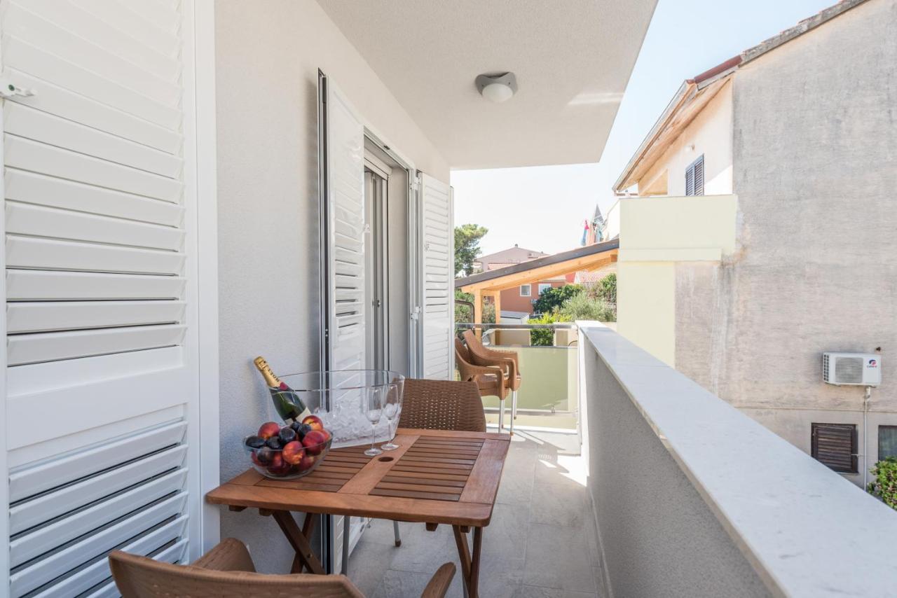 Apartments Janice Пакоштане Экстерьер фото