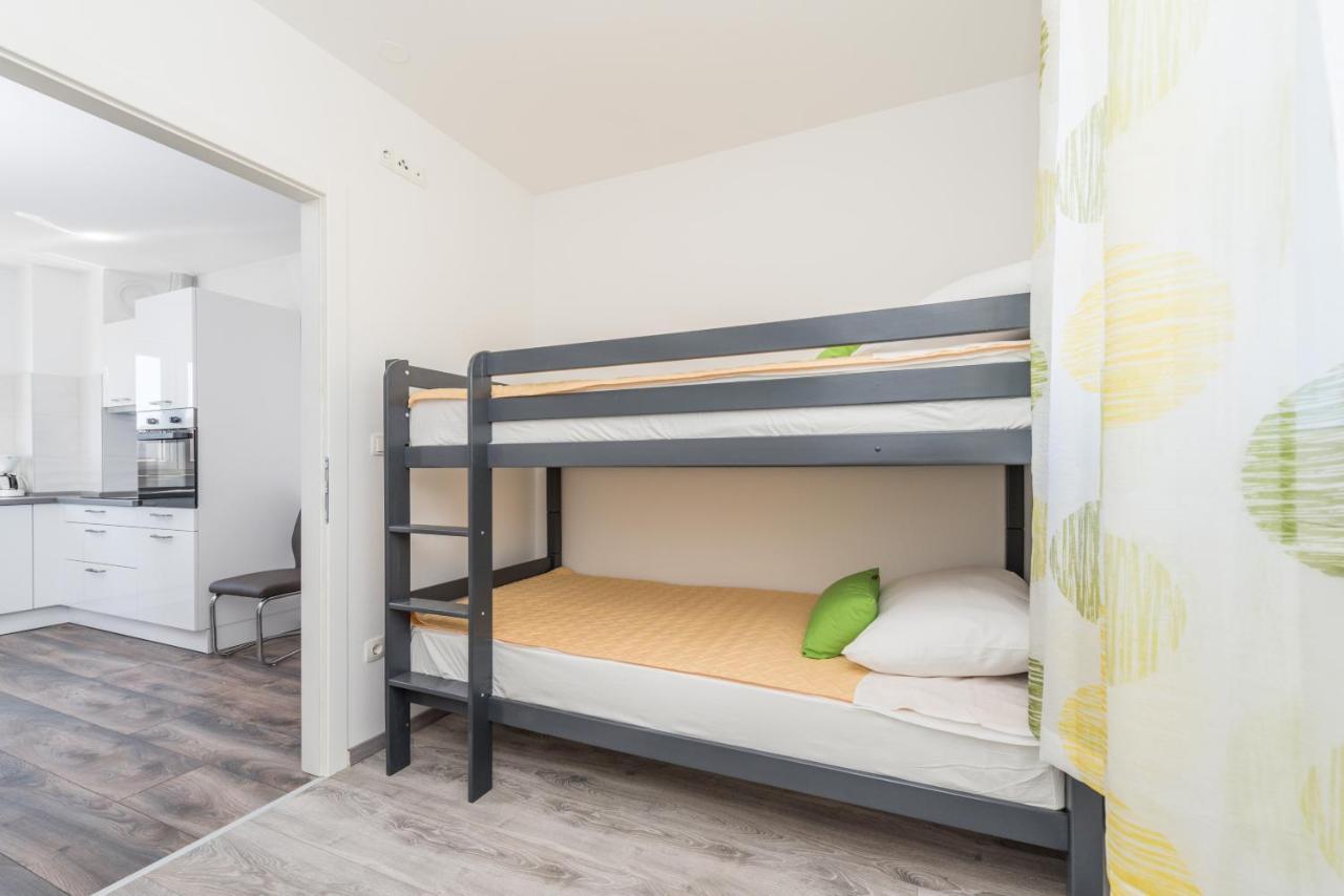 Apartments Janice Пакоштане Экстерьер фото